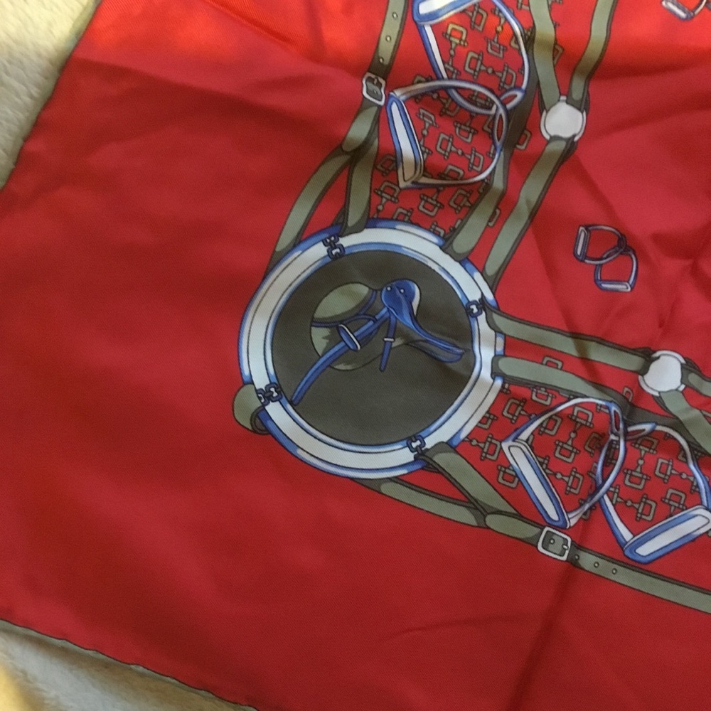 Vintage Gucci red silk equestrian scarf 34 x 34 - Picture 3 of 7